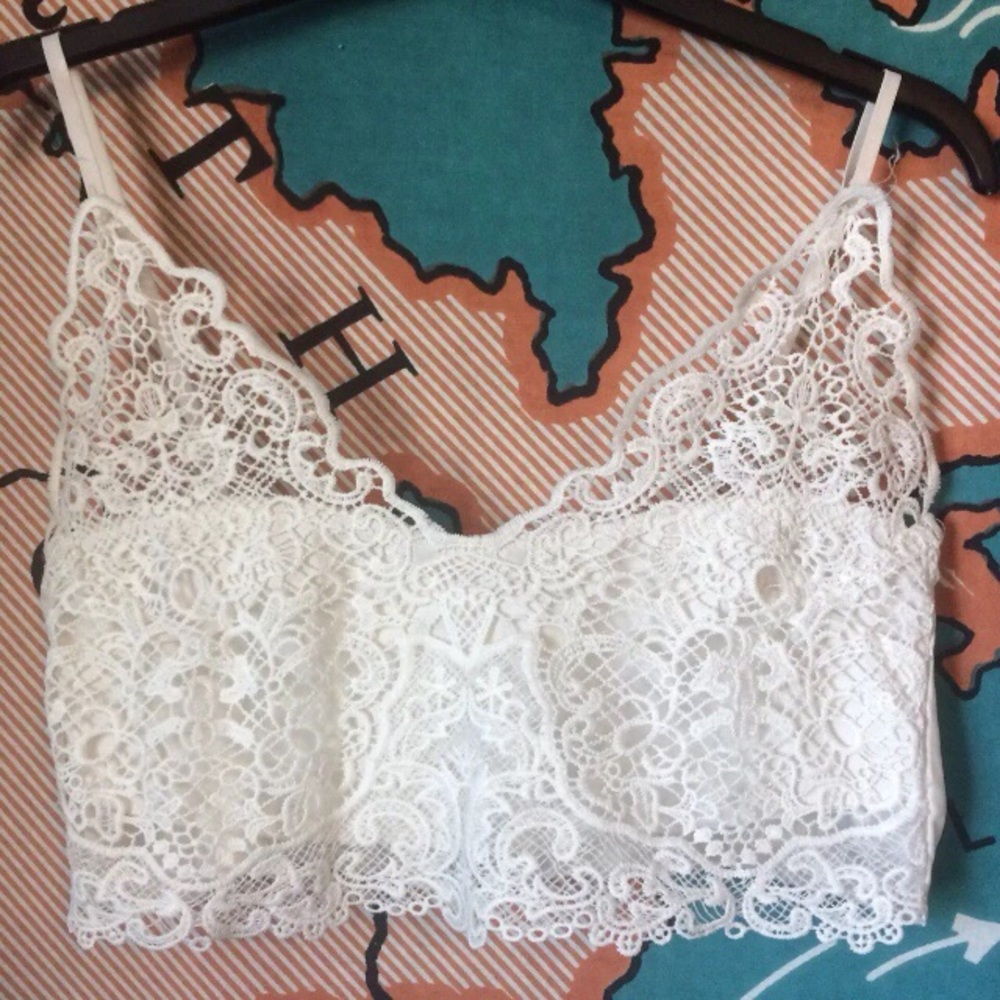 White lace bralette/crop top